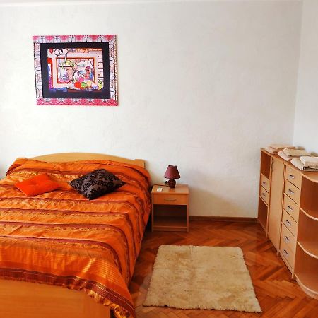 V2 With Love - Vintage Modern And Spacious Belgrado Buitenkant foto