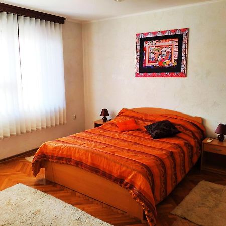 V2 With Love - Vintage Modern And Spacious Belgrado Buitenkant foto