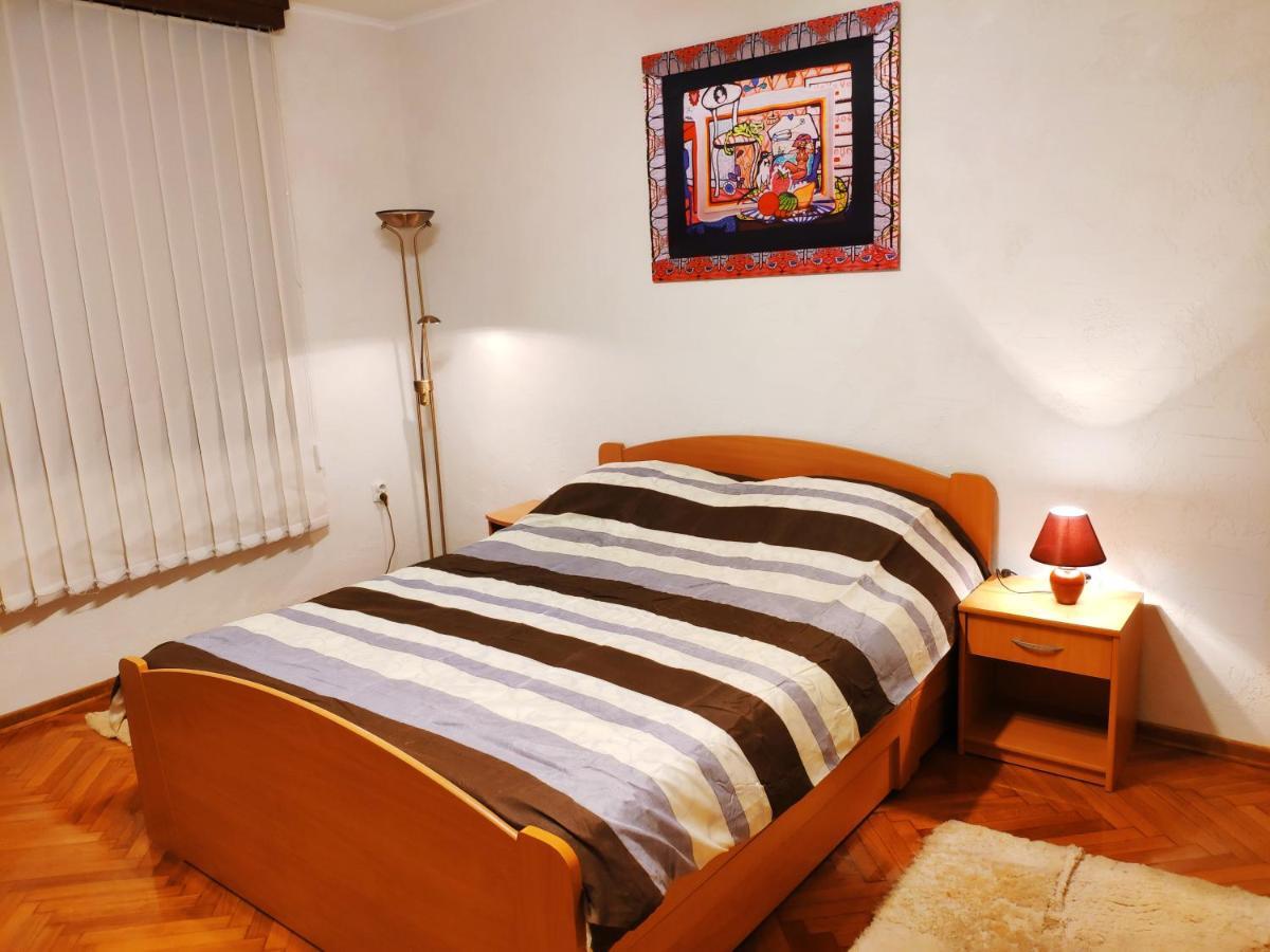 V2 With Love - Vintage Modern And Spacious Belgrado Buitenkant foto