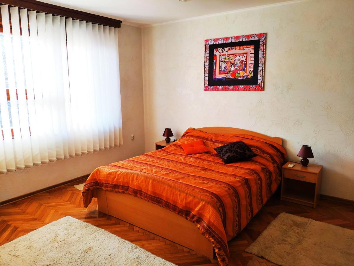 V2 With Love - Vintage Modern And Spacious Belgrado Buitenkant foto
